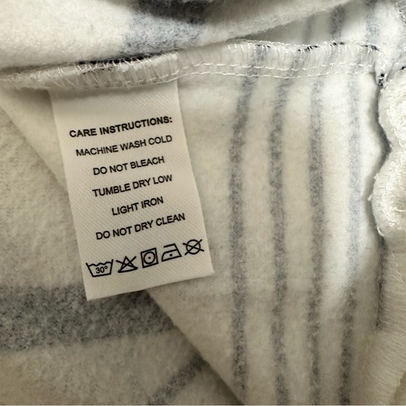 Exclusive❤️Wanakome Pullover Zipper Hoodie Size S EUC - Picture 6 of 9